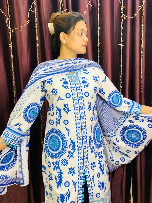 Cotton dress with skin print in vogue