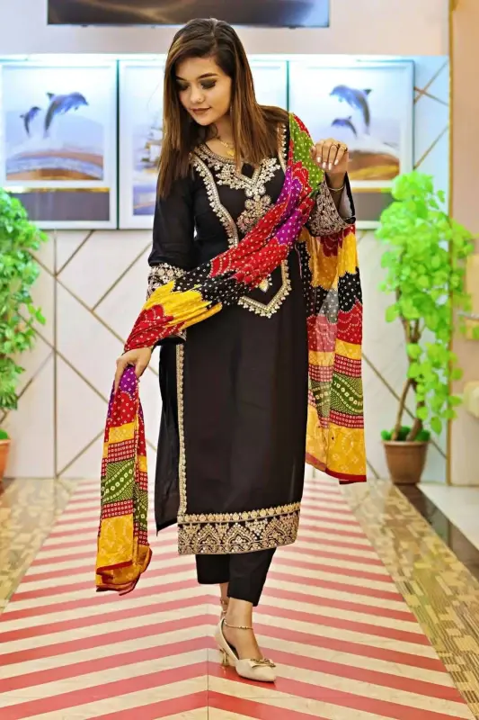 Kamij Lilan Emborder Kaj + Skin Pint - Luxe Wear