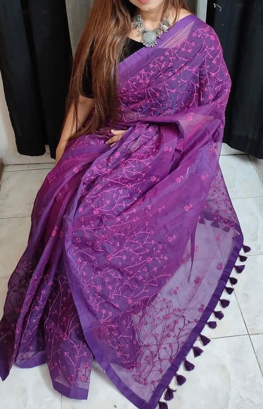 হাফসিল্ক শাড়ীতে এমব্রডারী কাজ করা