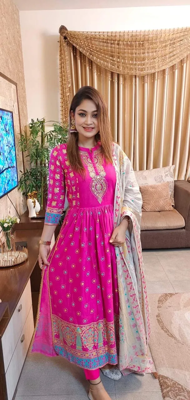 নাইরা কাট থ্রিপিস - Nazmas সেরা দামে বাংলাদেশে অনলাইনে কেনাকাটা করুন।