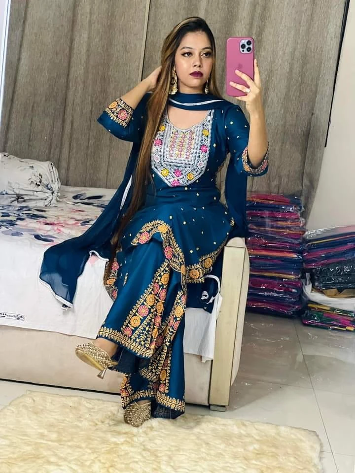 লাক্সারি সিকুয়েন্স গারারা থ্রি পিস - Nazmas Best Price