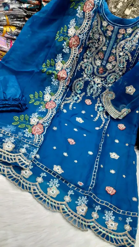 Pakistani Design 4-Piece Sada Bahar Tissue Set - Elegant Versatility