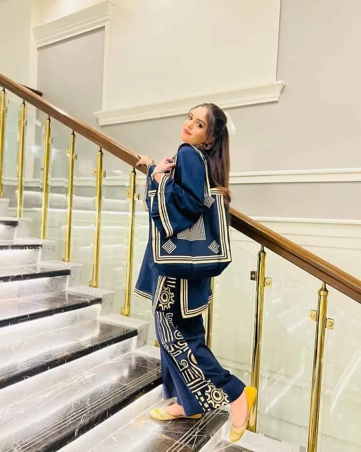 Trendy Two Piece with Bag for modern vibes