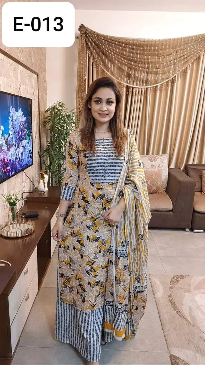 আনস্টিজ স্ক্রিন প্রিন্ট থ্রি-পিস - Effortless Elegance