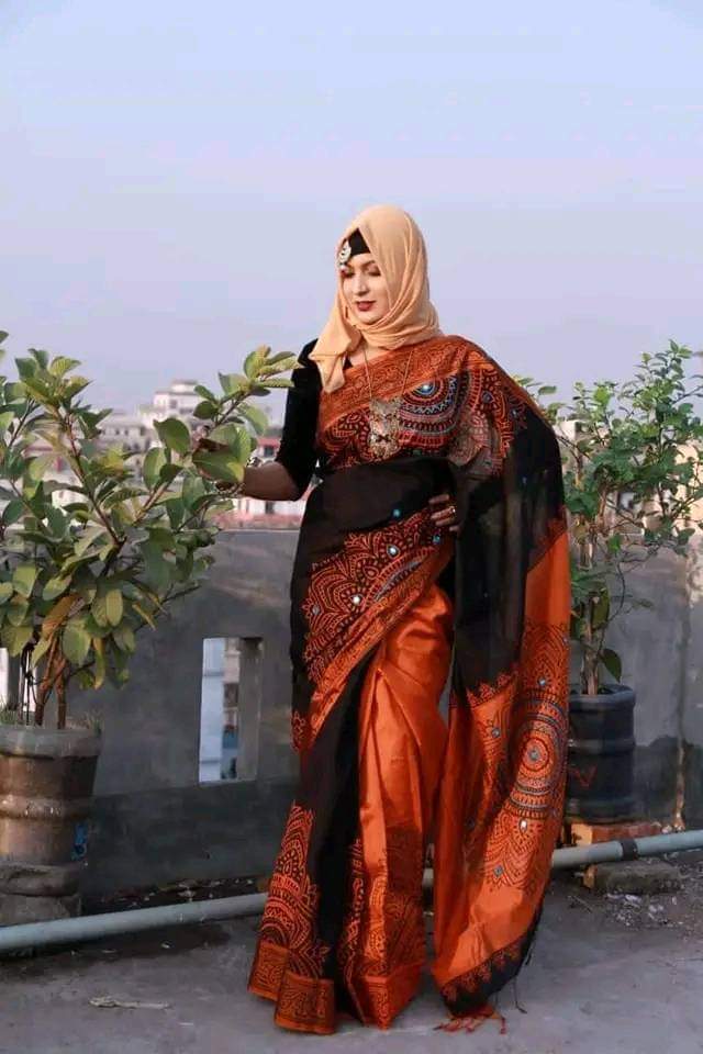 Dhupiyan Silk Saree Orange-Black